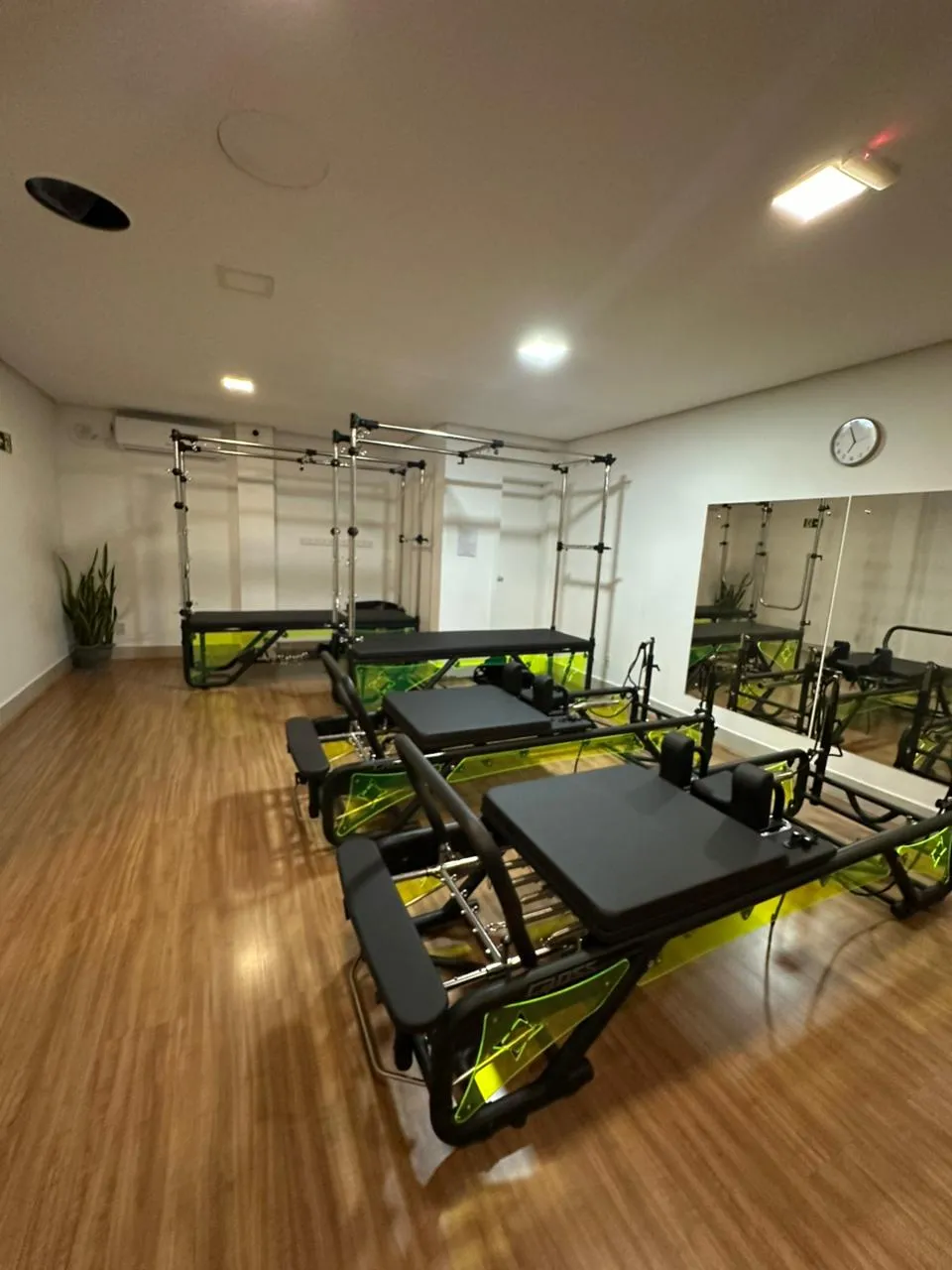 Sala de tratamento da Unidade Pasqualini - Equipamentos modernos para fisioterapia